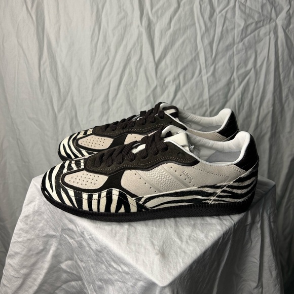 ALOHAS Zebra Sneakers - Picture 7 of 12